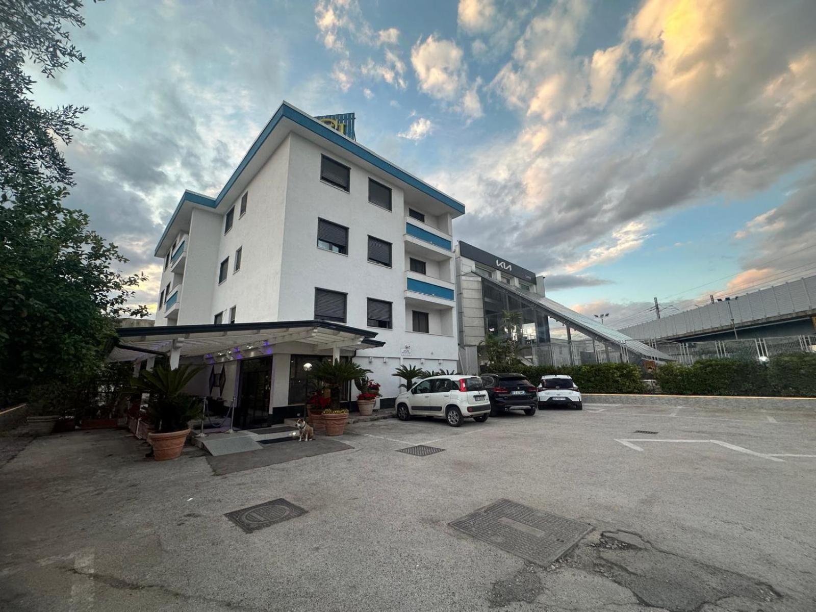 Hotel Clinton Casoria Εξωτερικό φωτογραφία