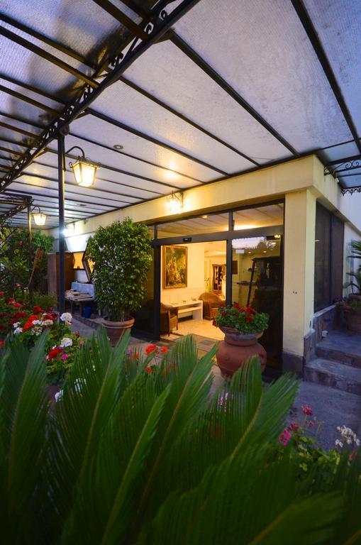 Hotel Clinton Casoria Εξωτερικό φωτογραφία