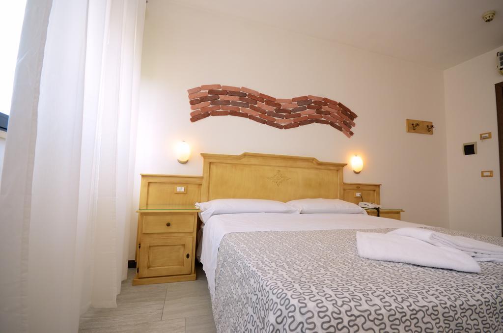 Hotel Clinton Casoria Εξωτερικό φωτογραφία