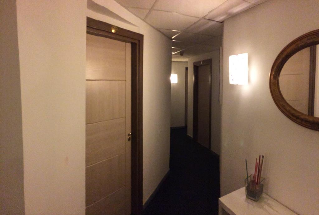 Hotel Clinton Casoria Εξωτερικό φωτογραφία