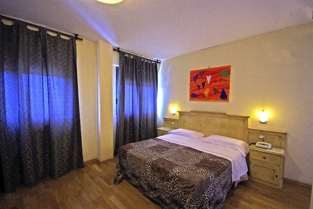 Hotel Clinton Casoria Εξωτερικό φωτογραφία