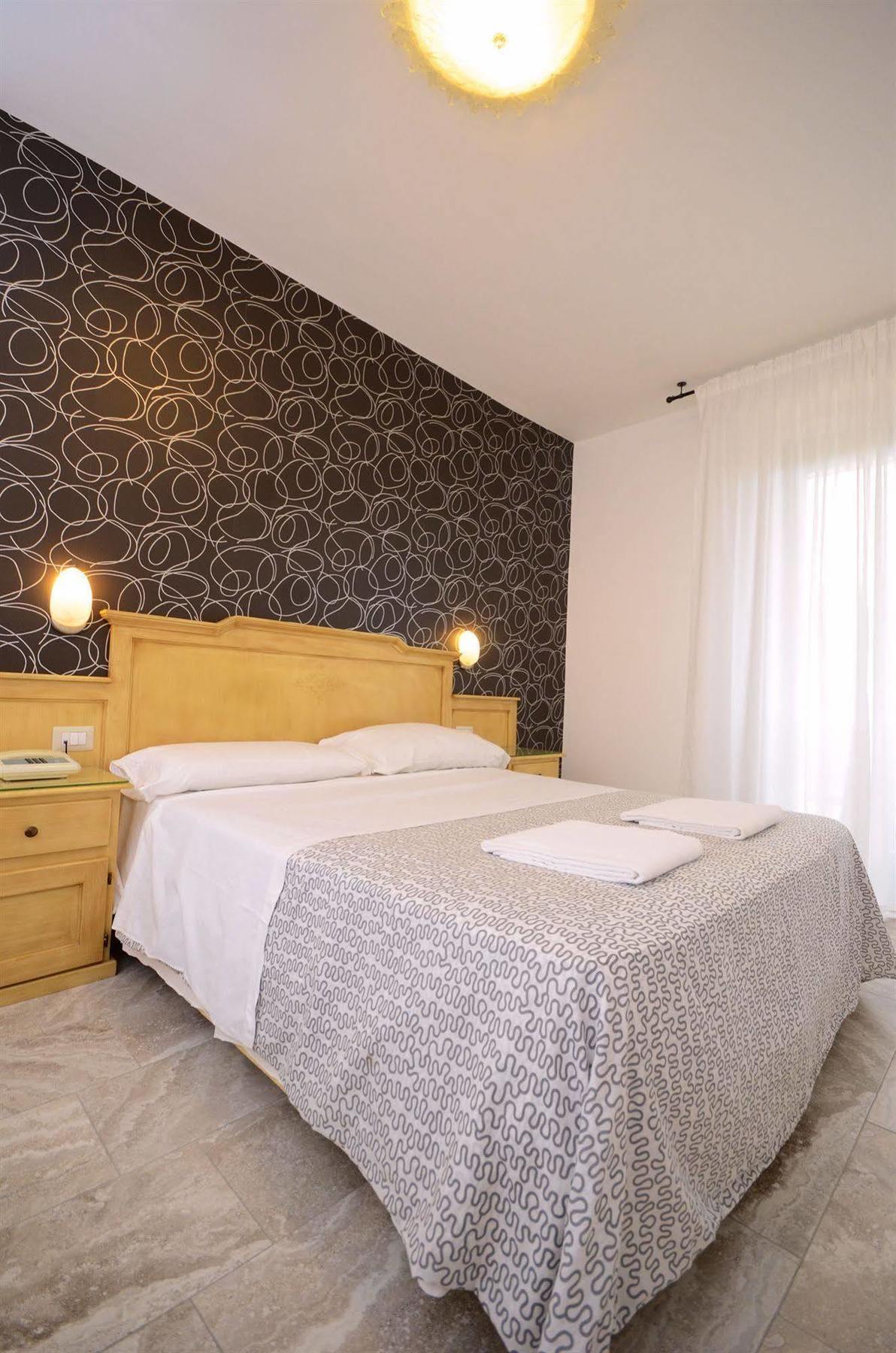 Hotel Clinton Casoria Εξωτερικό φωτογραφία