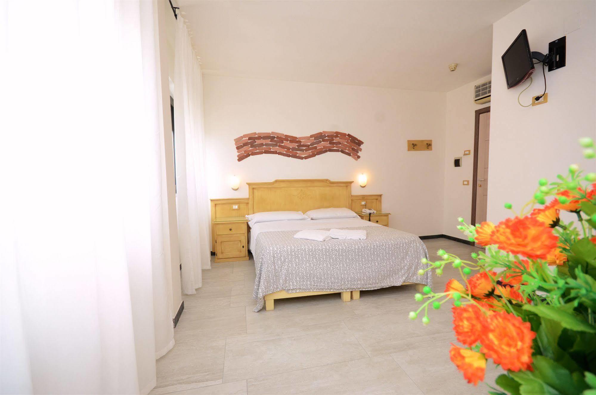 Hotel Clinton Casoria Εξωτερικό φωτογραφία