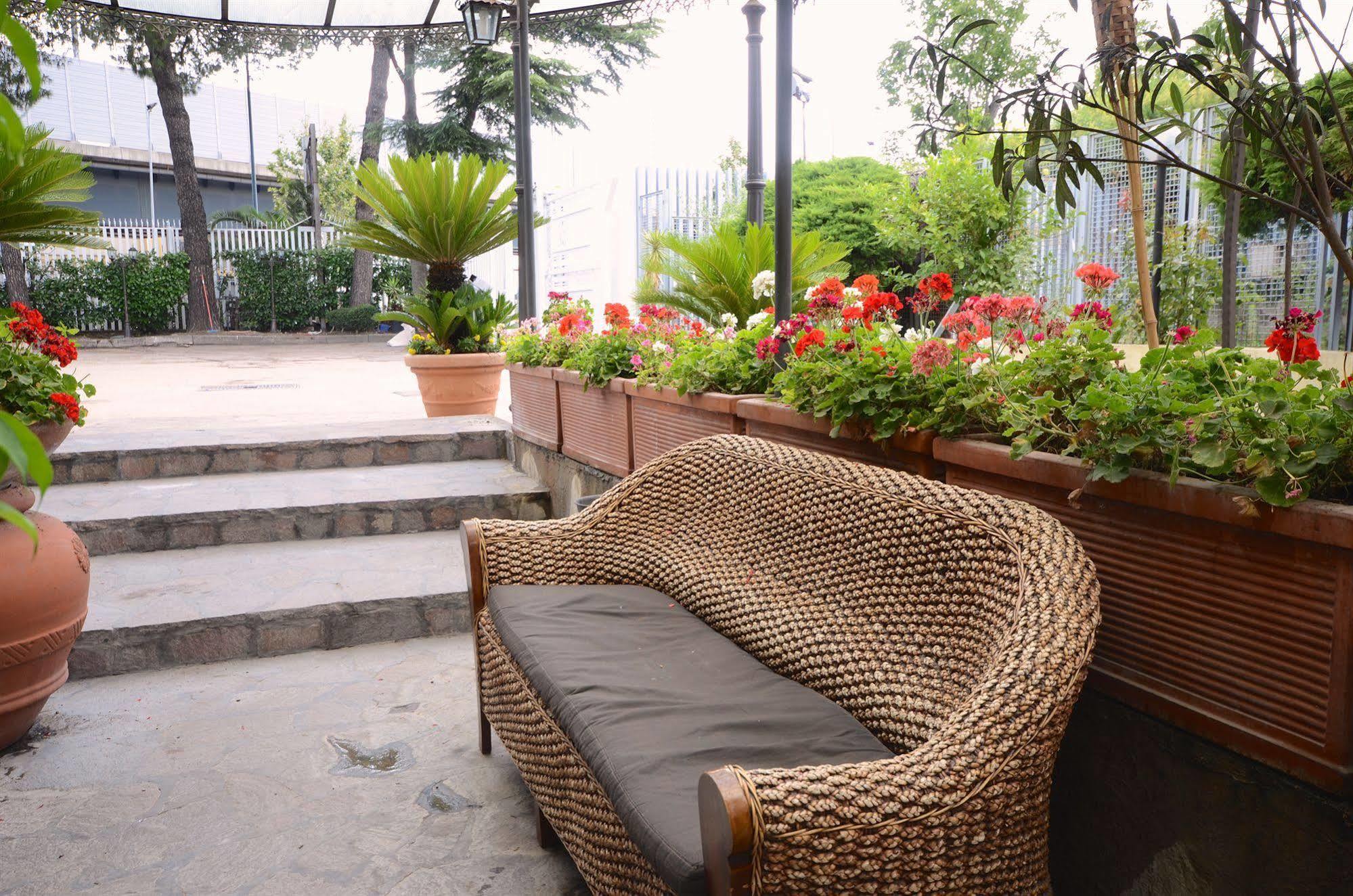 Hotel Clinton Casoria Εξωτερικό φωτογραφία
