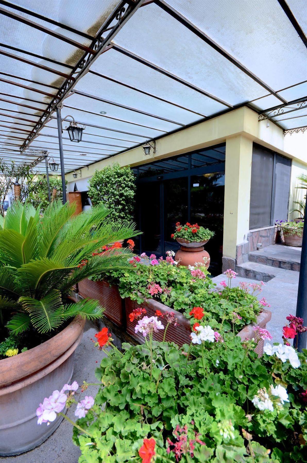 Hotel Clinton Casoria Εξωτερικό φωτογραφία