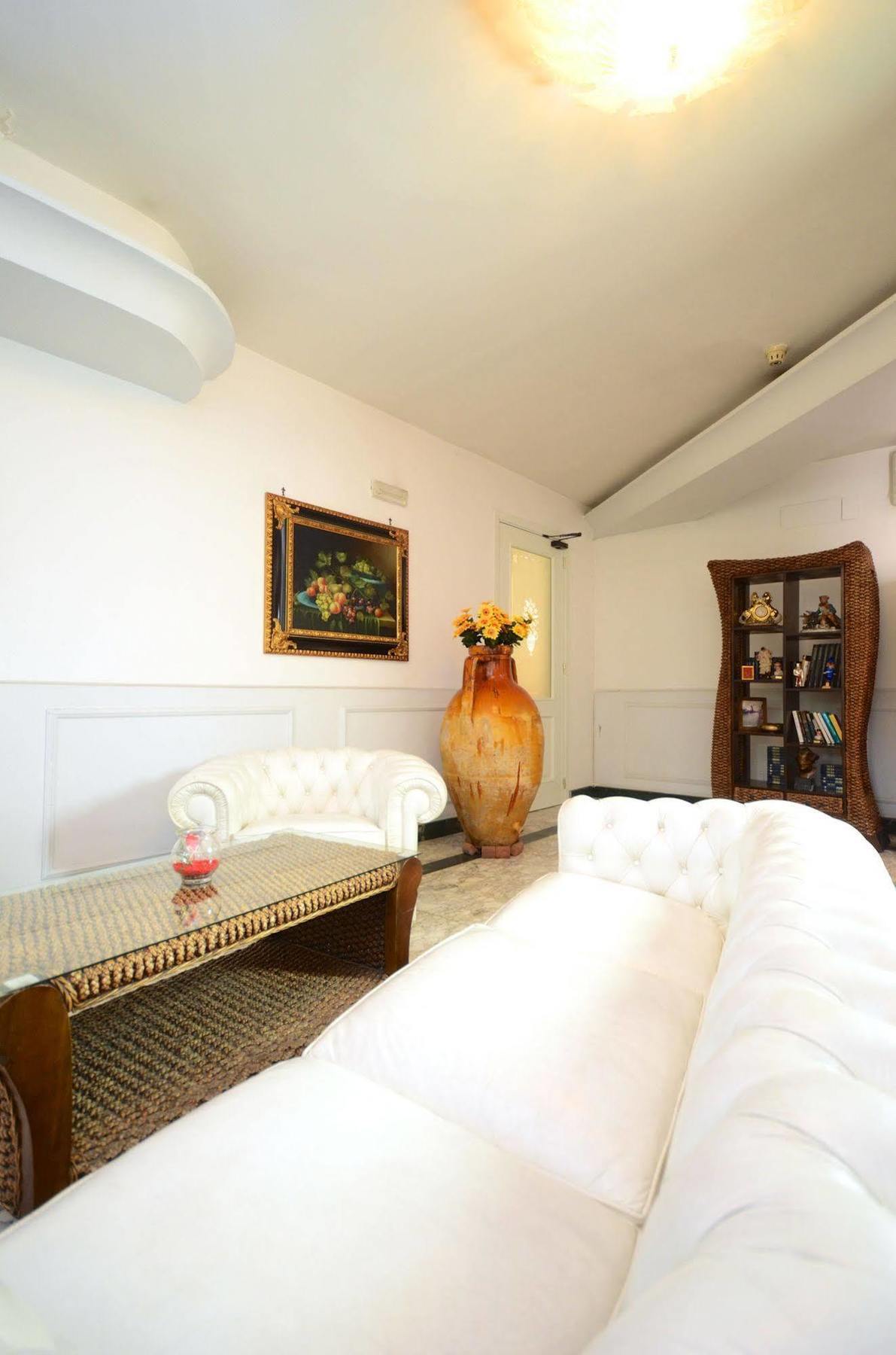 Hotel Clinton Casoria Εξωτερικό φωτογραφία