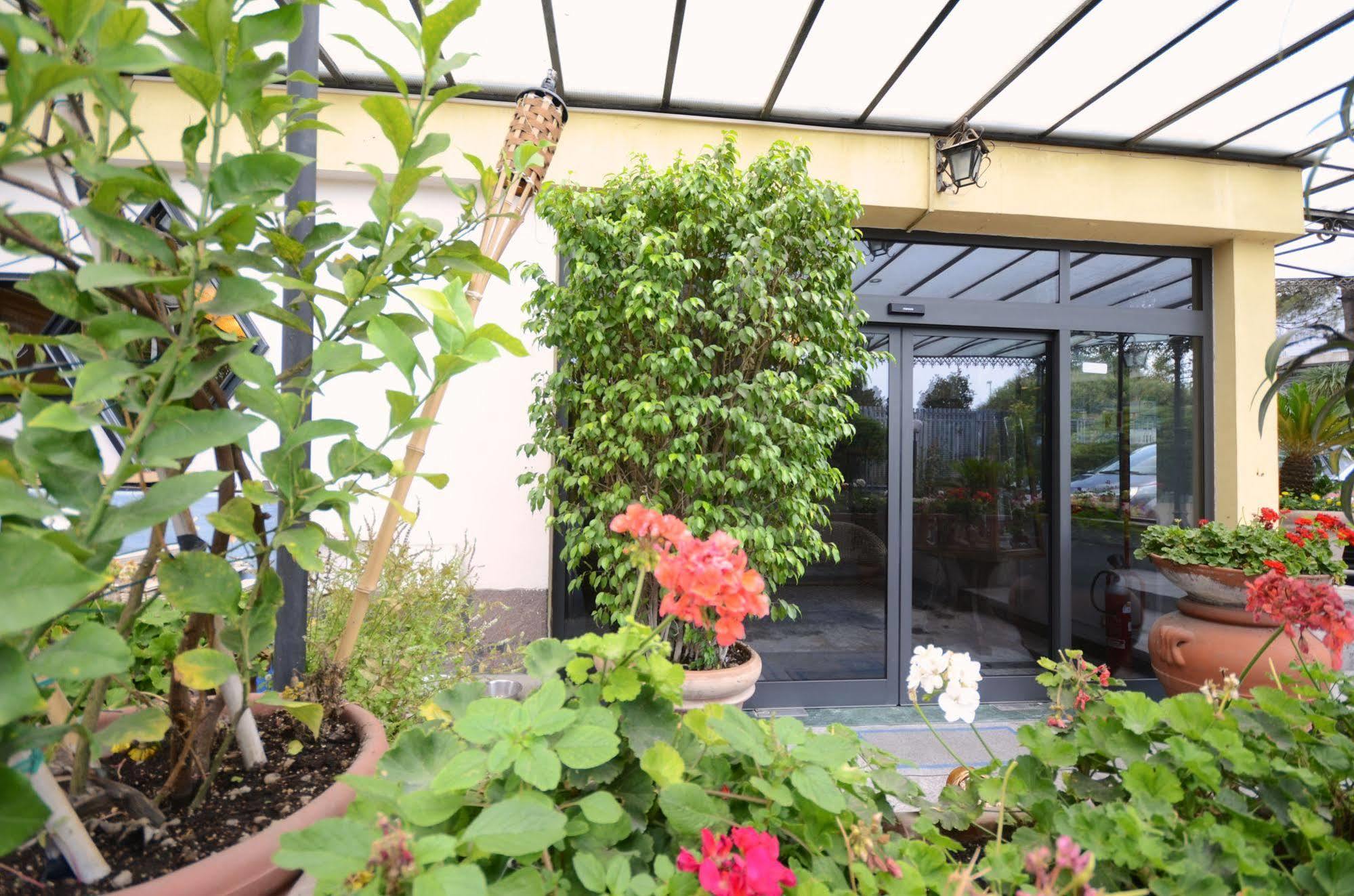Hotel Clinton Casoria Εξωτερικό φωτογραφία